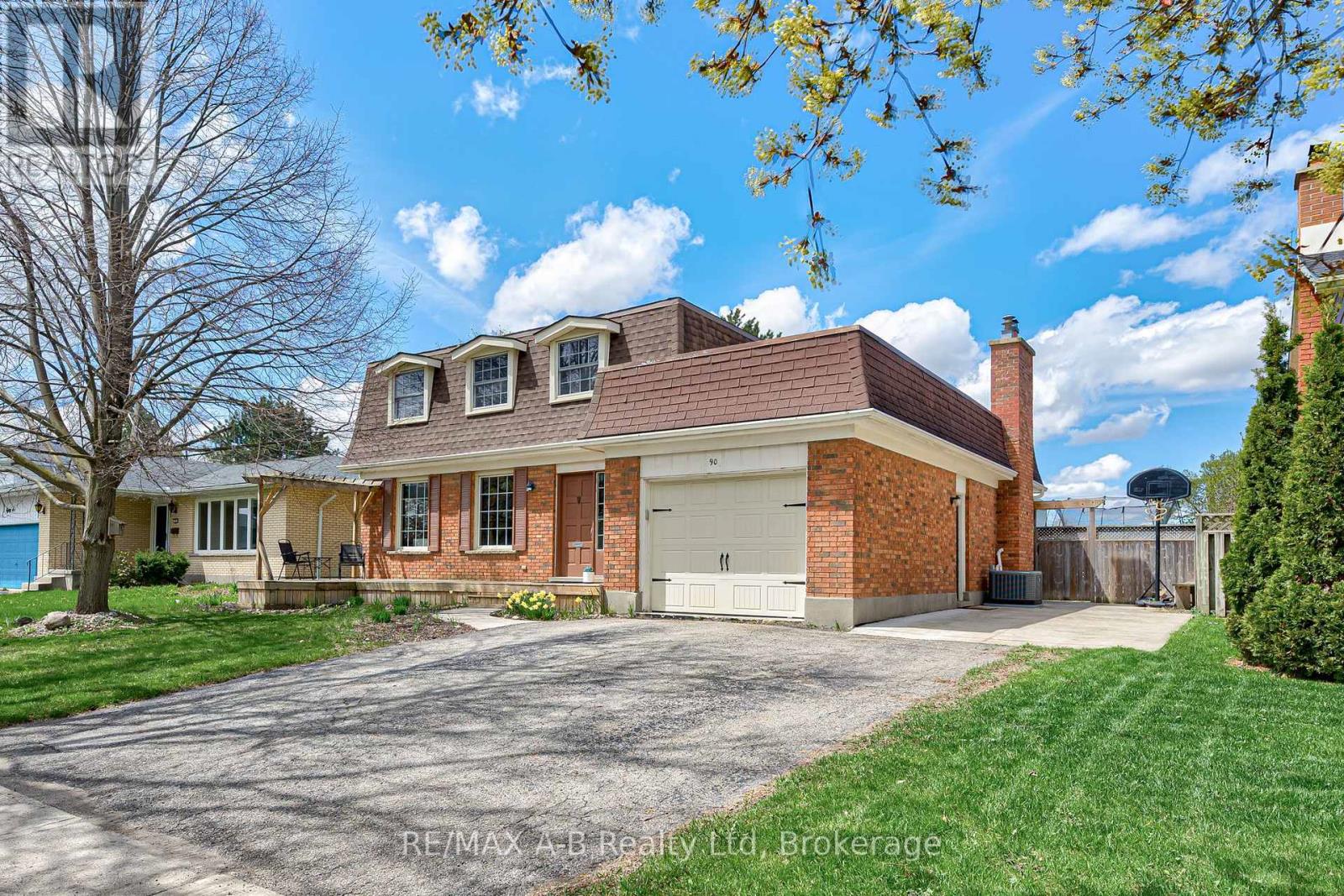 90 WINDEMERE CRESCENT - Image 2