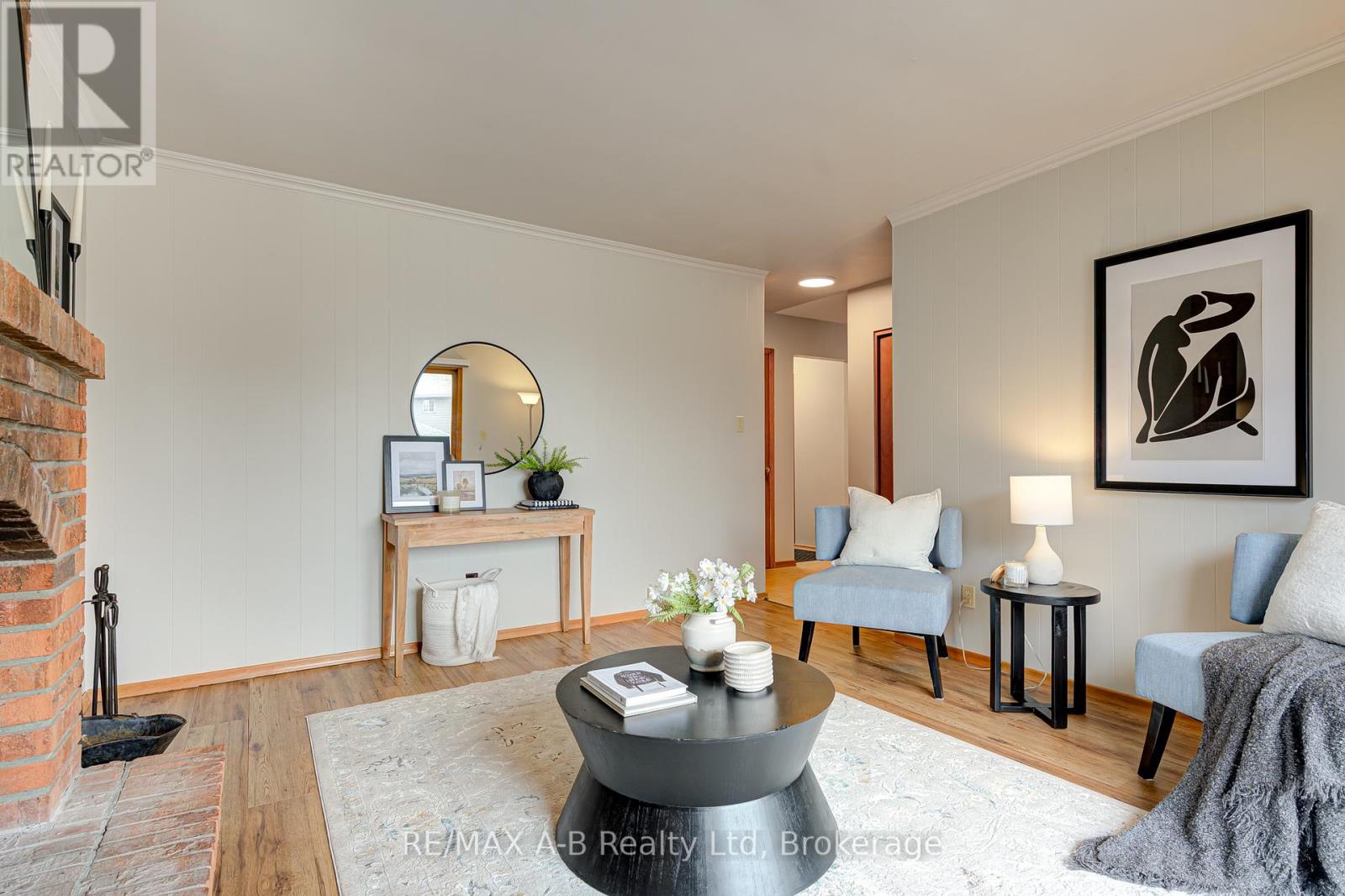 90 WINDEMERE CRESCENT - 24