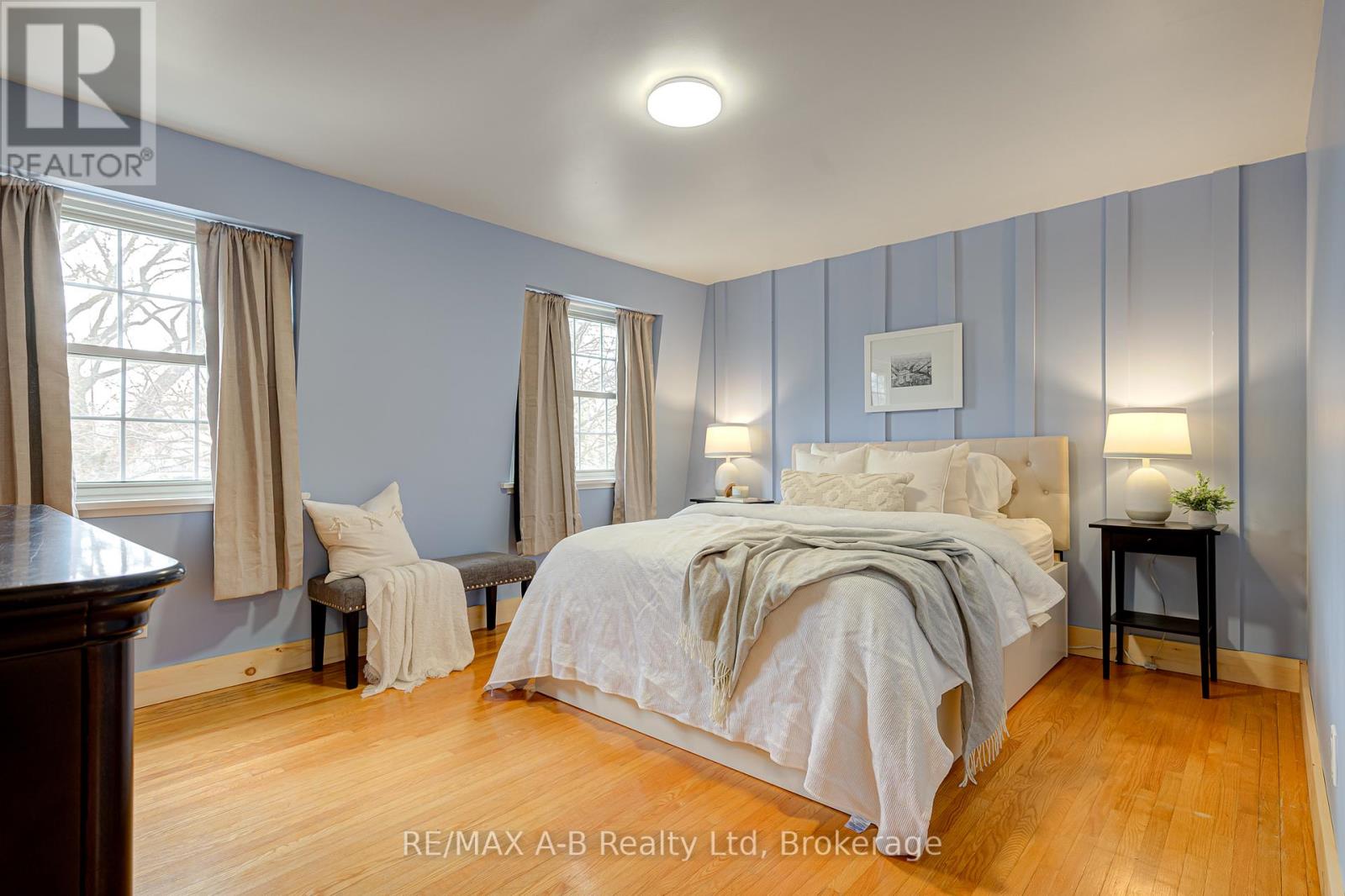 90 WINDEMERE CRESCENT - 28