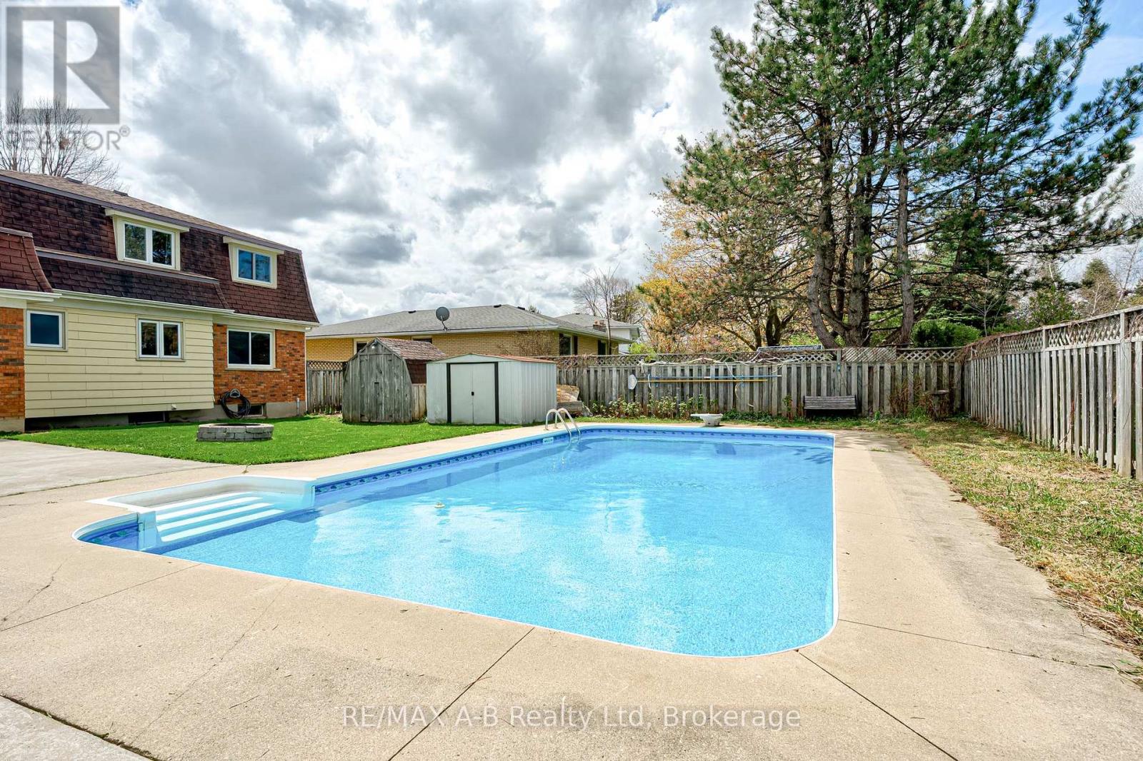 90 WINDEMERE CRESCENT - 5