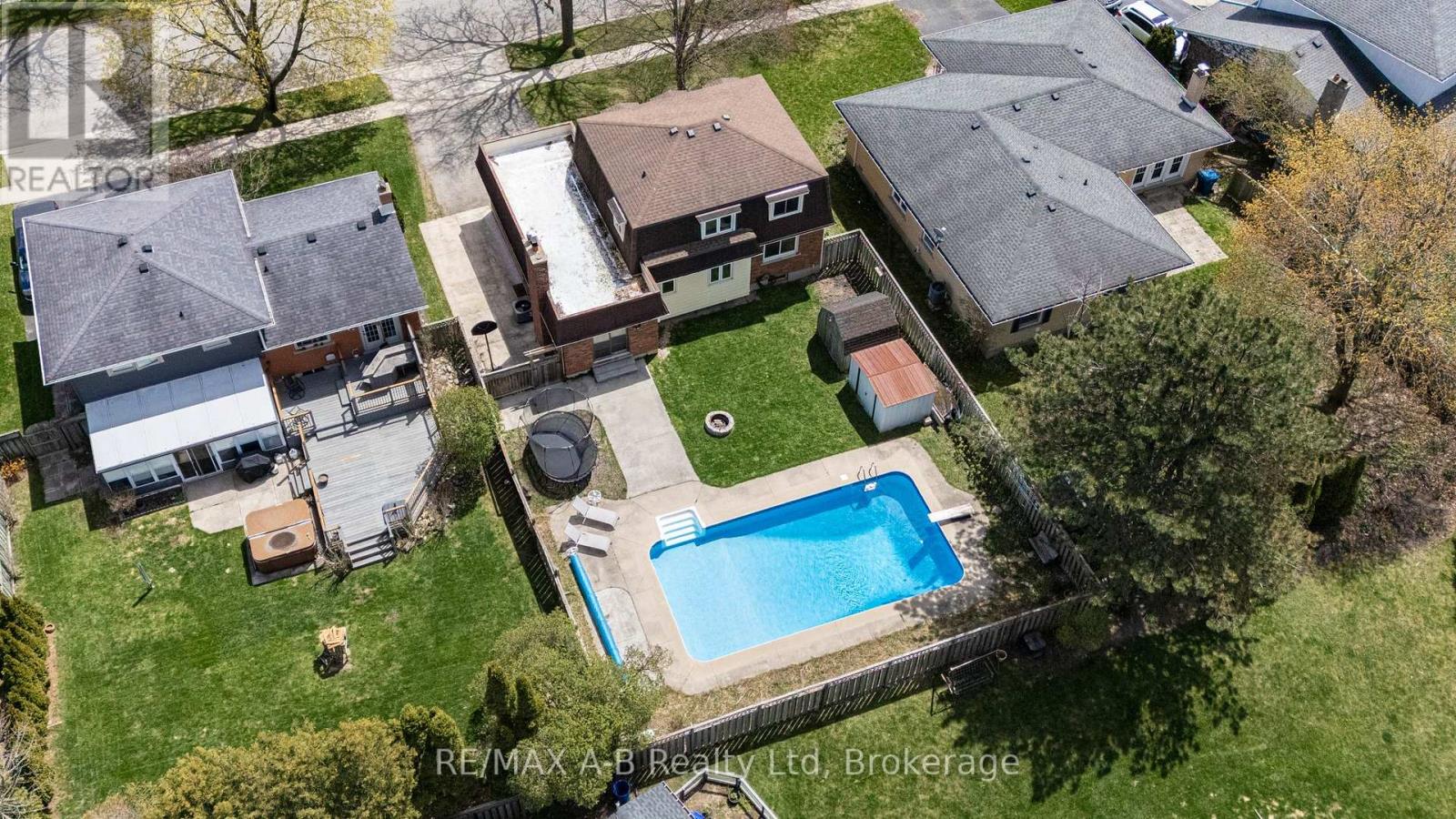 90 WINDEMERE CRESCENT - 4