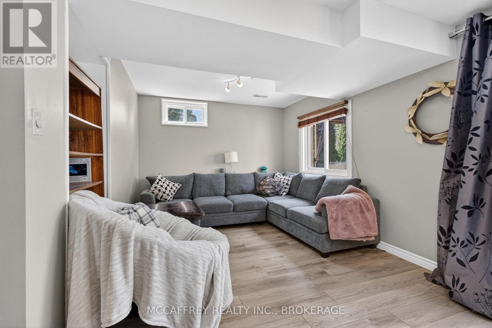 596 WHISTLER TERRACE - 25
