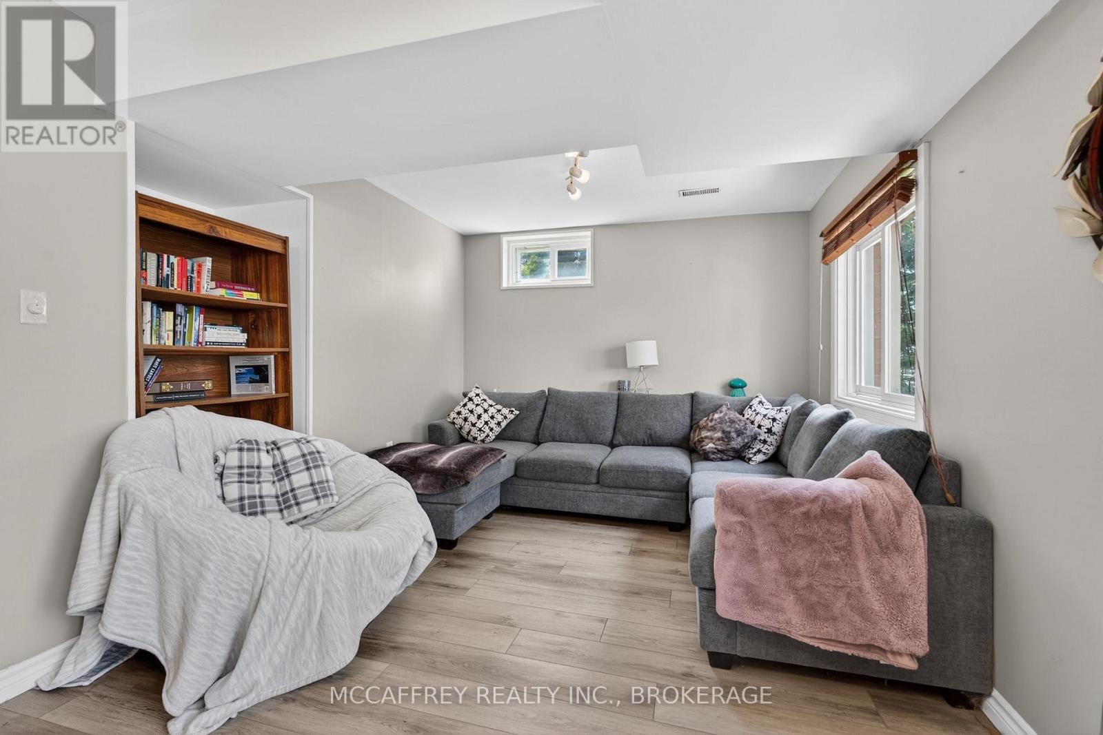 596 WHISTLER TERRACE - 26