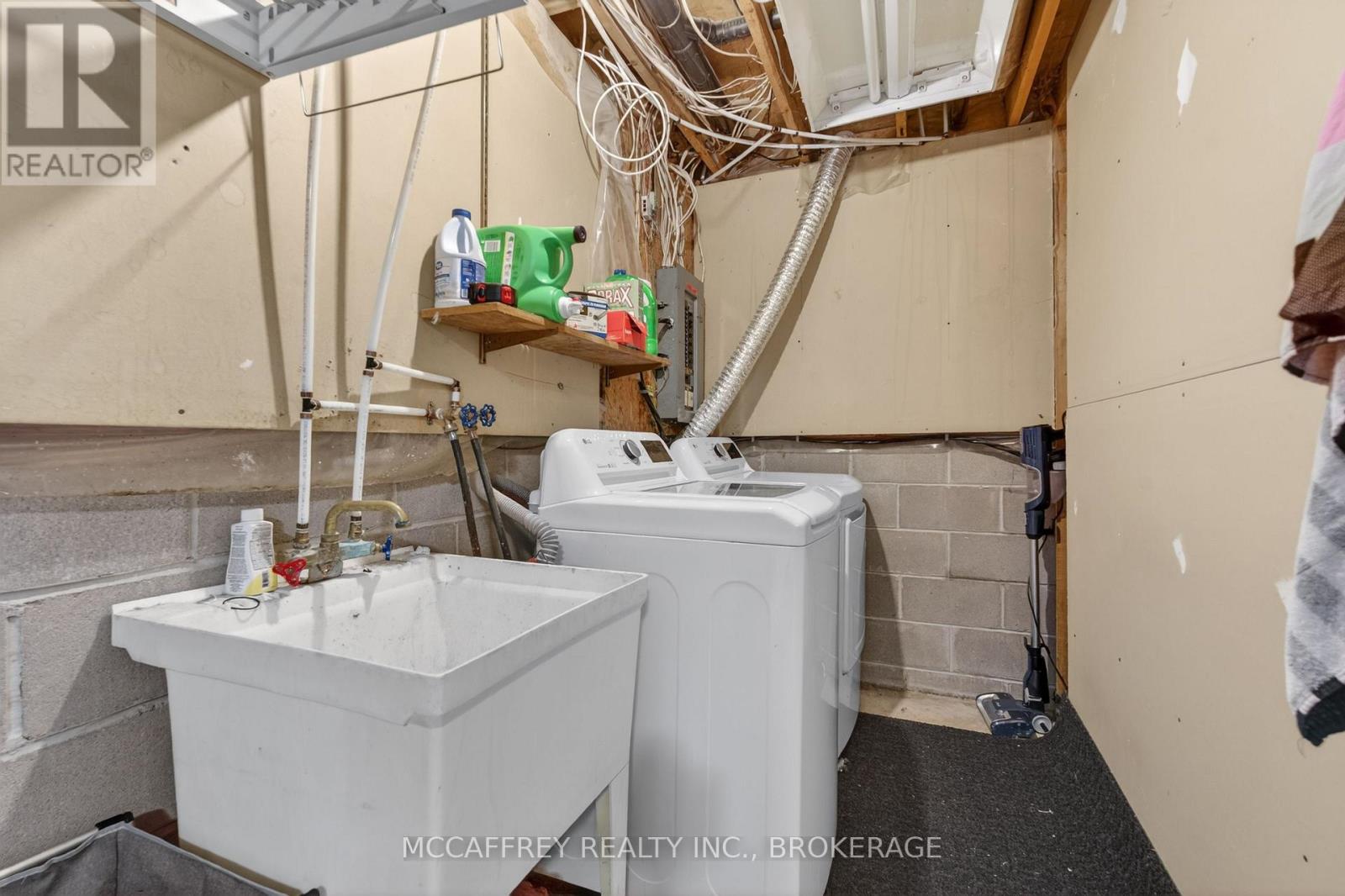 596 WHISTLER TERRACE - 27