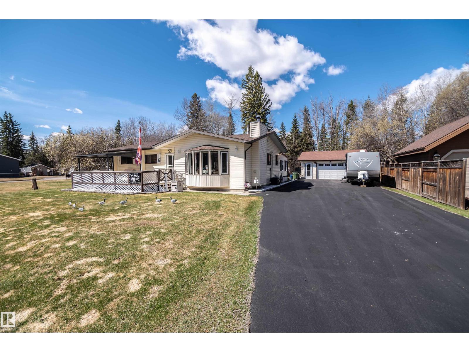 4828 48 ST - 27