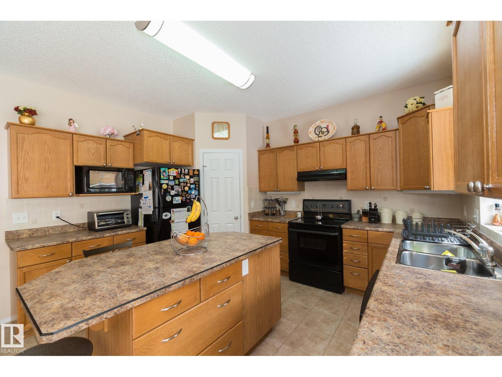 243 HILLIARD GREEN GR NW, Edmonton