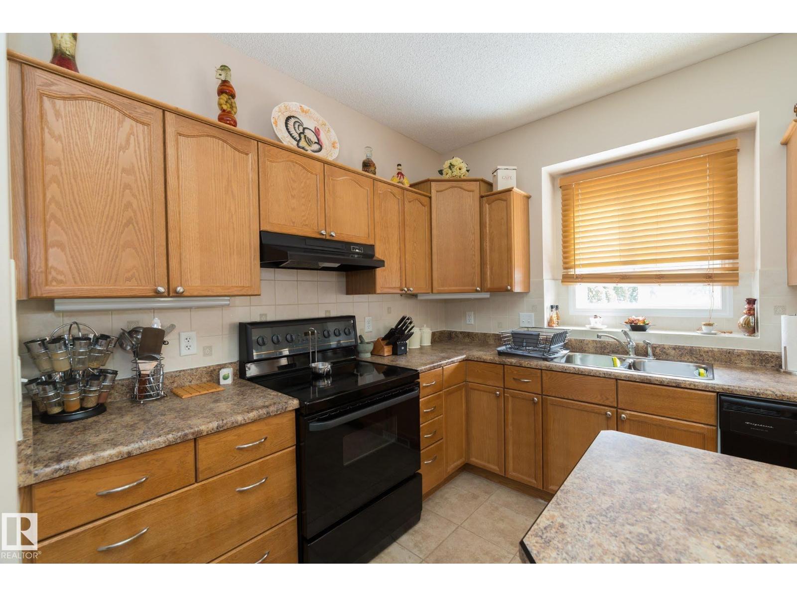 243 HILLIARD GREEN GR NW, Edmonton