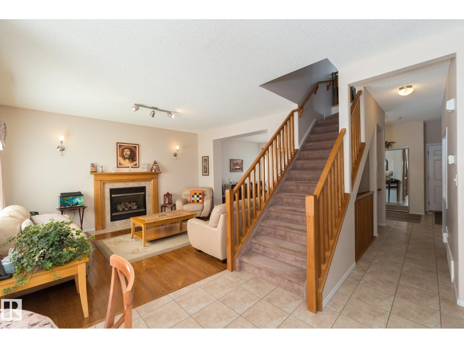243 HILLIARD GREEN GR NW, Edmonton