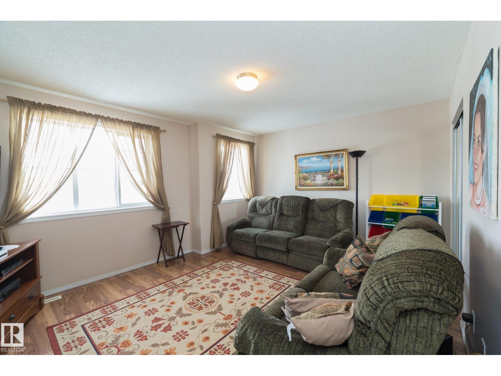 243 HILLIARD GREEN GR NW, Edmonton