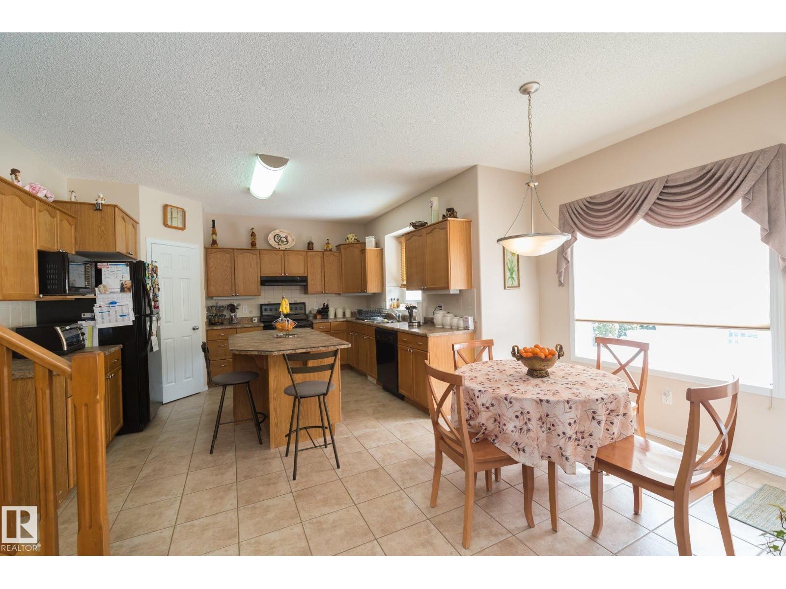 243 HILLIARD GREEN GR NW, Edmonton