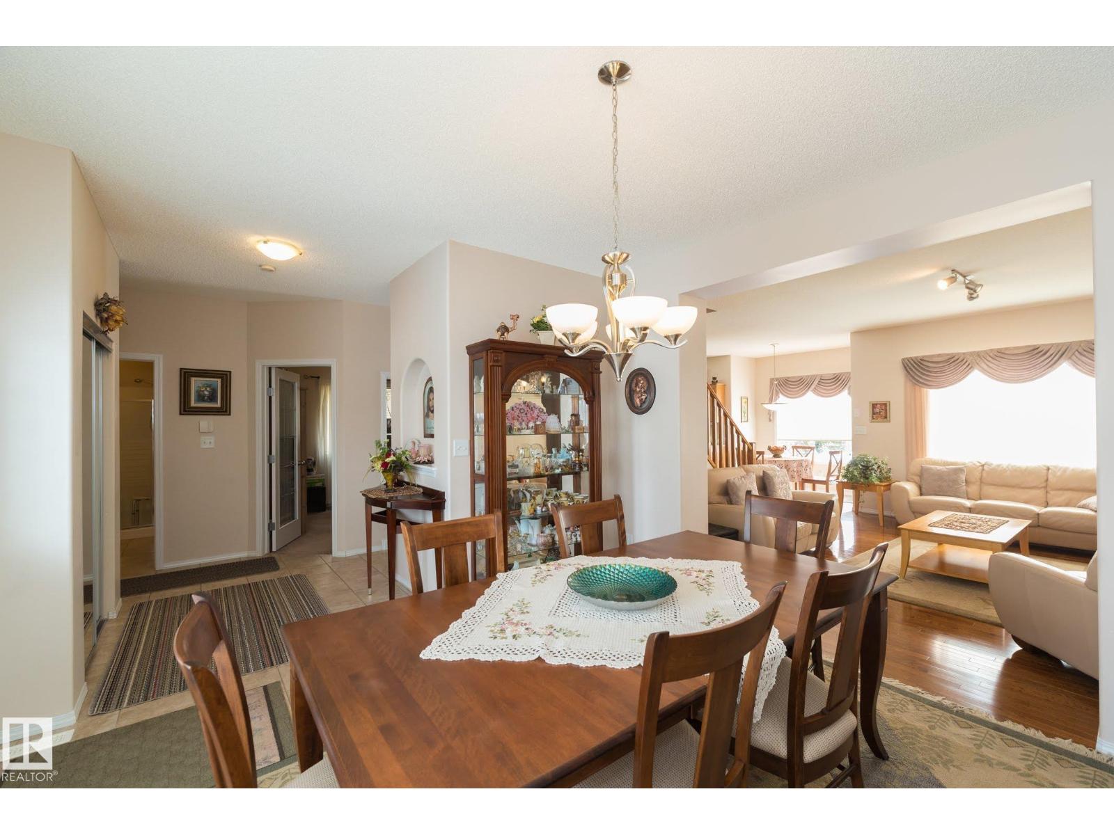 243 HILLIARD GREEN GR NW, Edmonton
