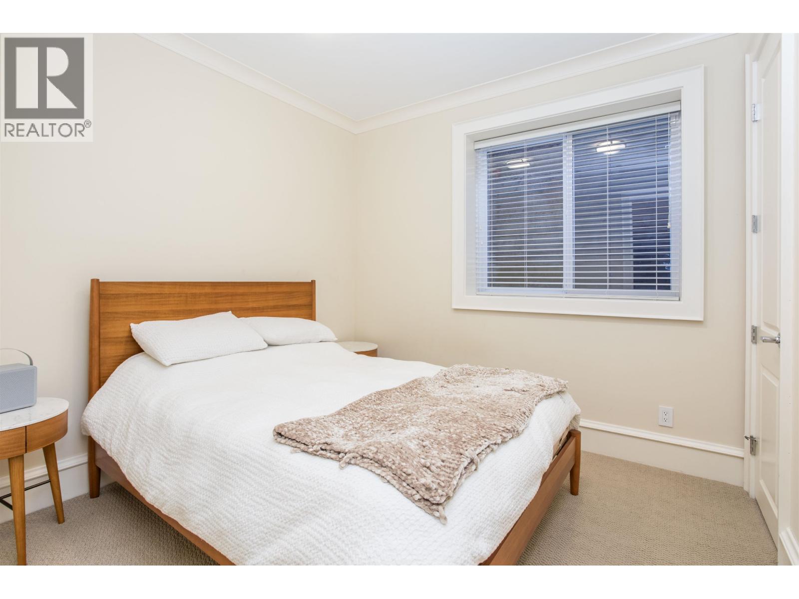 6417 PITT STREET, West Vancouver