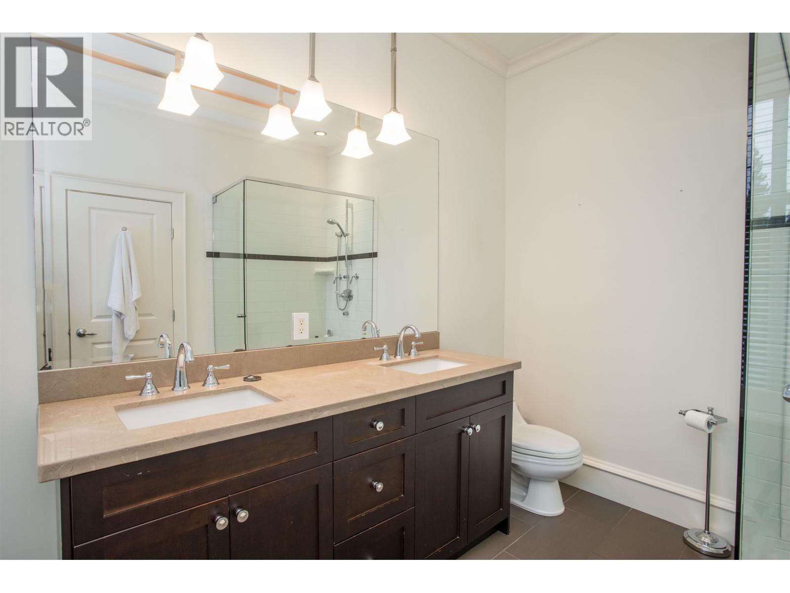 6417 PITT STREET, West Vancouver