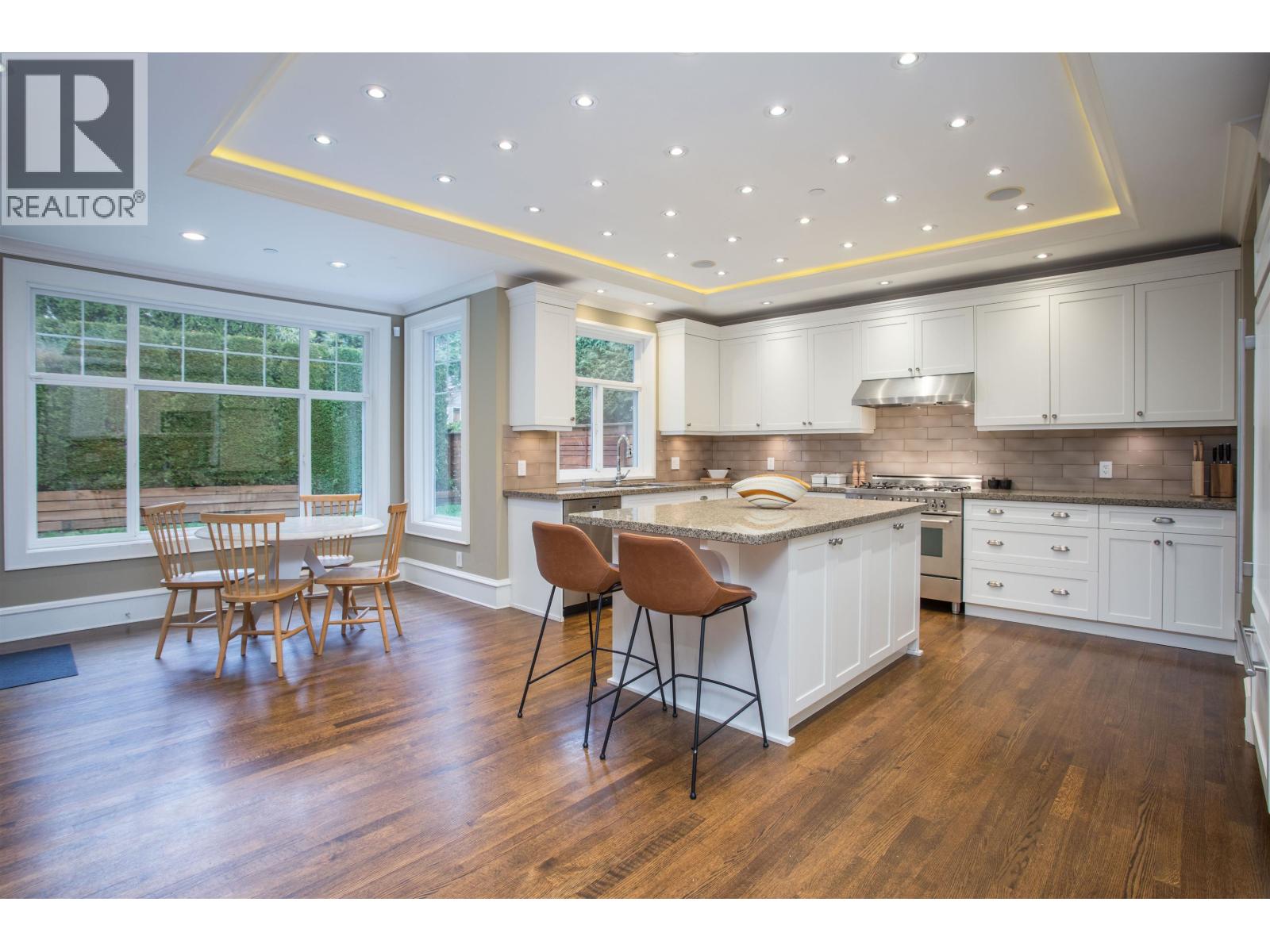 6417 PITT STREET, West Vancouver