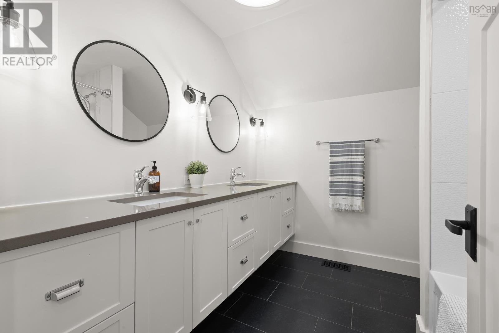 Property 24 of 43 of 19 Cranfield Court