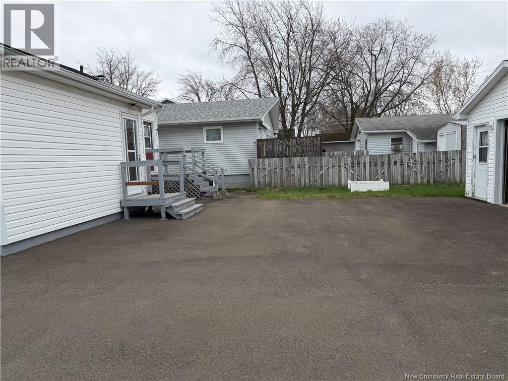 196 Waverley Avenue - 26