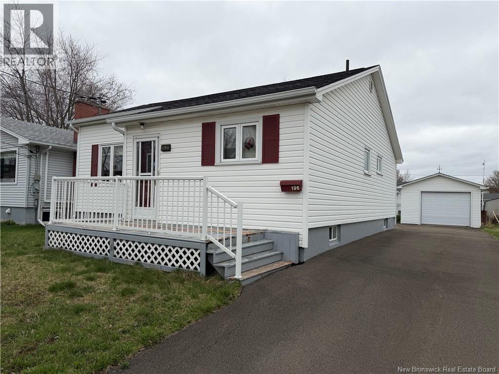 196 Waverley Avenue - 1