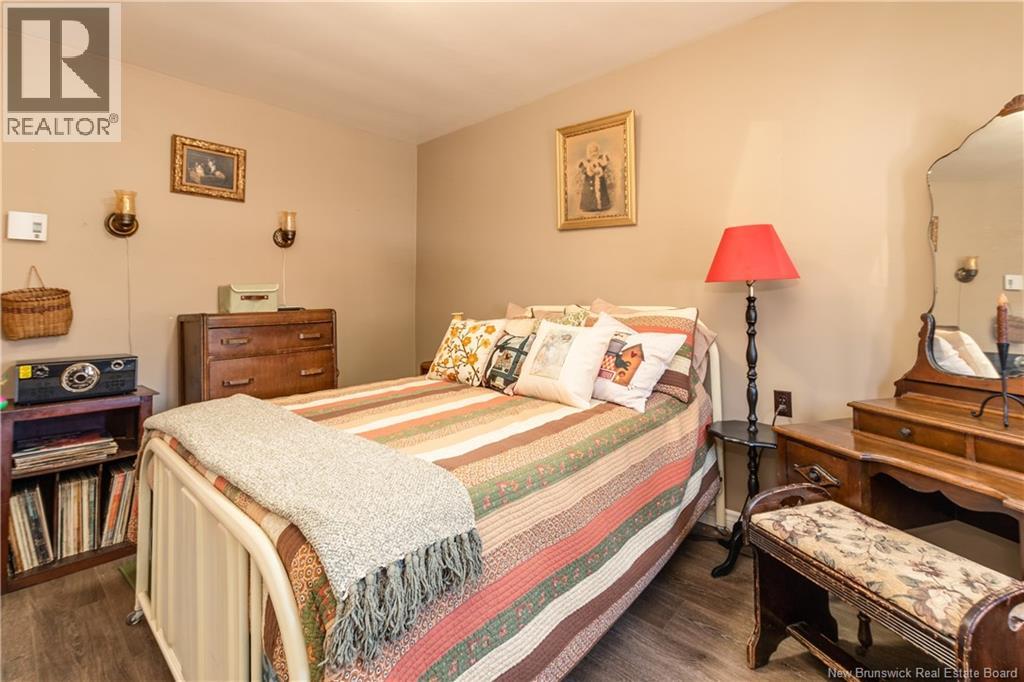 196 Waverley Avenue - 8
