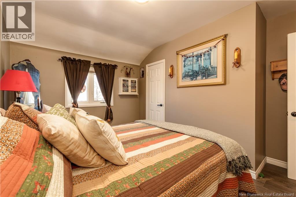 196 Waverley Avenue - 10