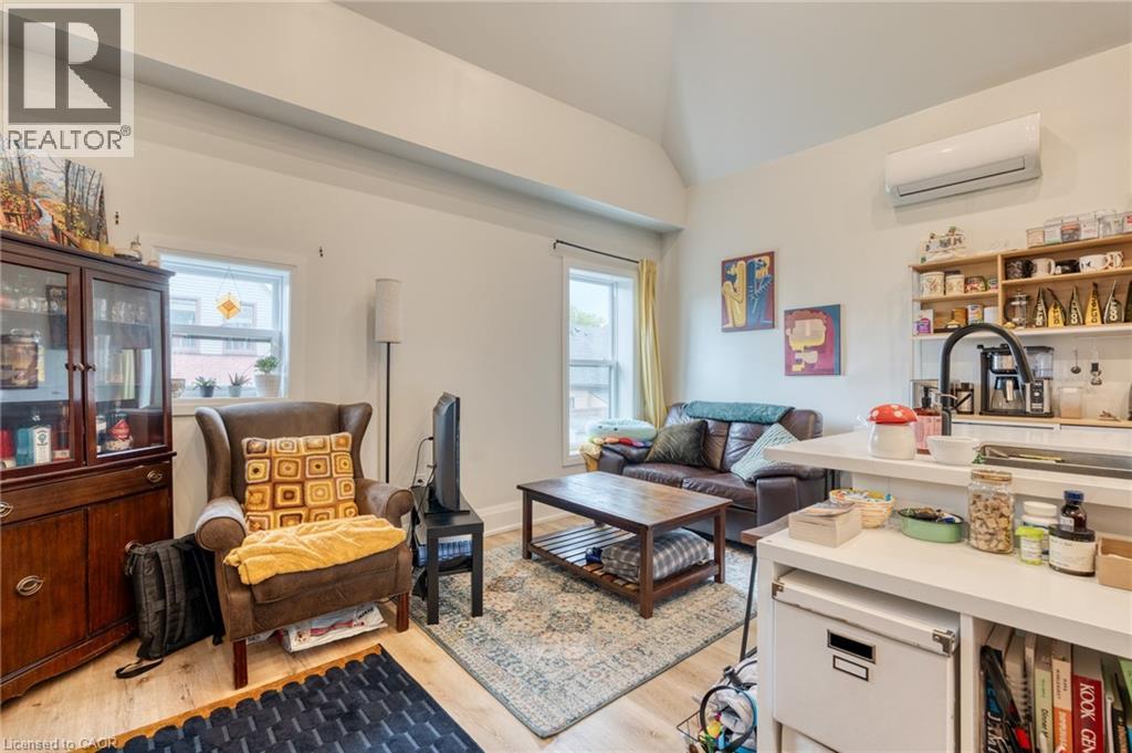 64 OXFORD Street Unit# Upper, Hamilton, Ontario, L8R2X1 — Photo 10