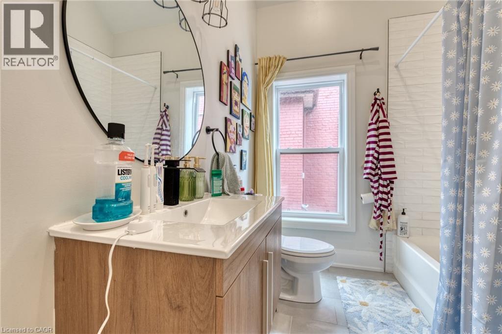 64 OXFORD Street Unit# Upper, Hamilton, Ontario, L8R2X1 — Photo 14