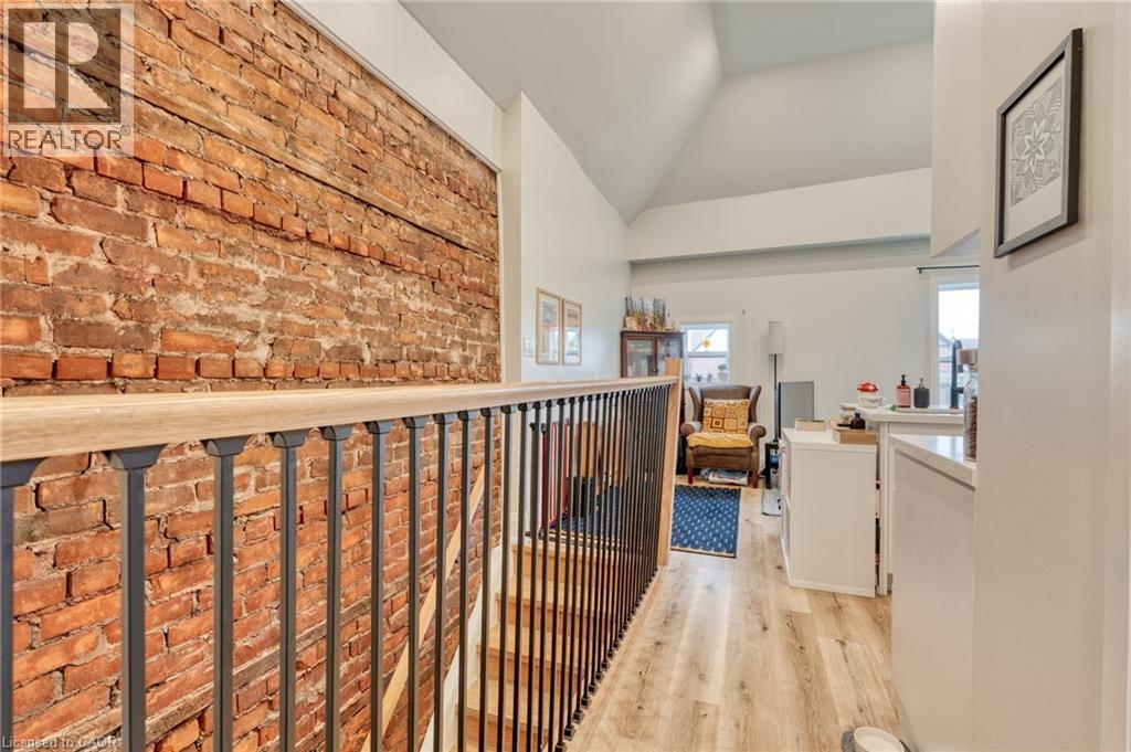 64 OXFORD Street Unit# Upper, Hamilton, Ontario, L8R2X1 — Photo 2