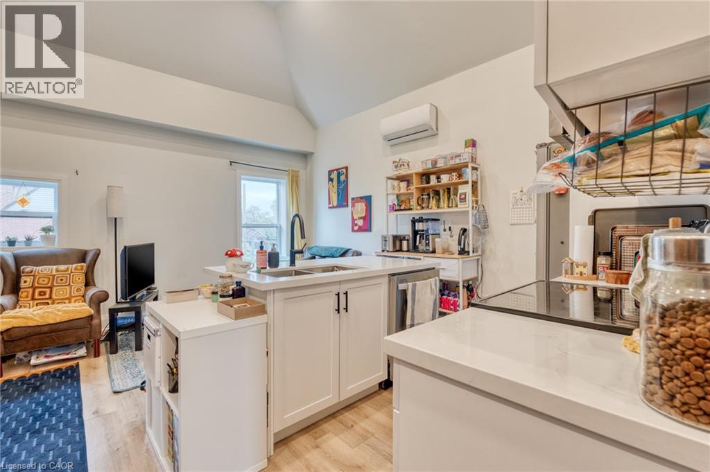 64 OXFORD Street Unit# Upper, Hamilton, Ontario, L8R2X1 — Photo 9