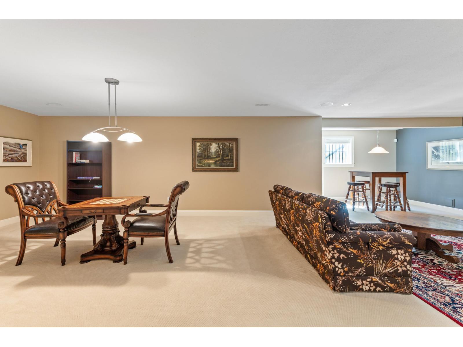 House in Surrey - Image 17