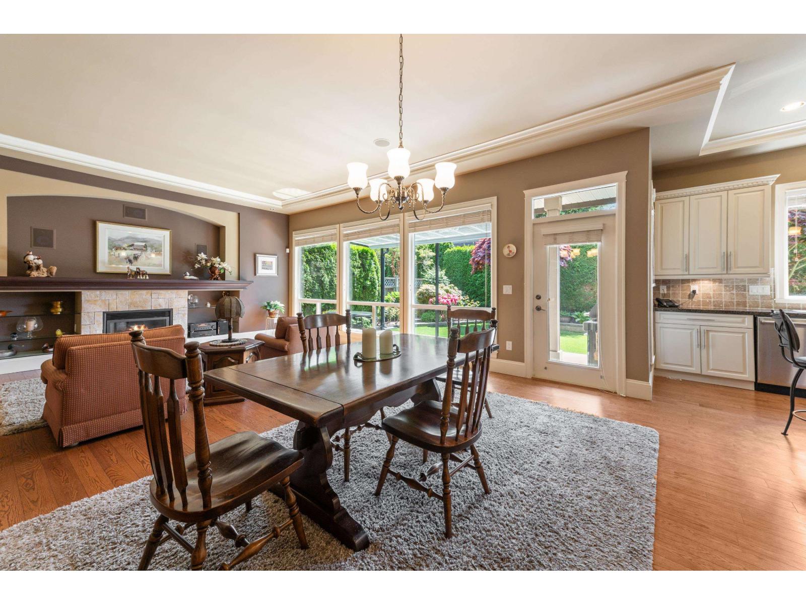 House in Surrey - Image 12