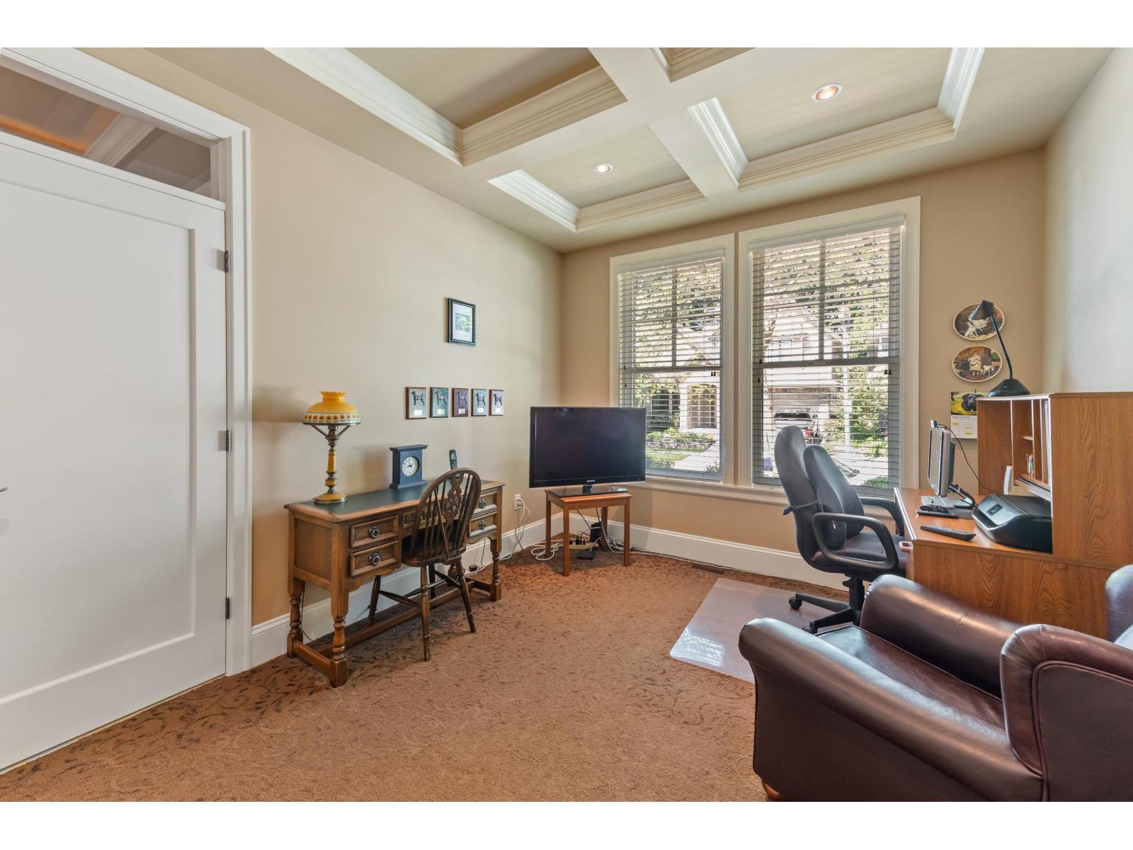 House in Surrey - Image 30