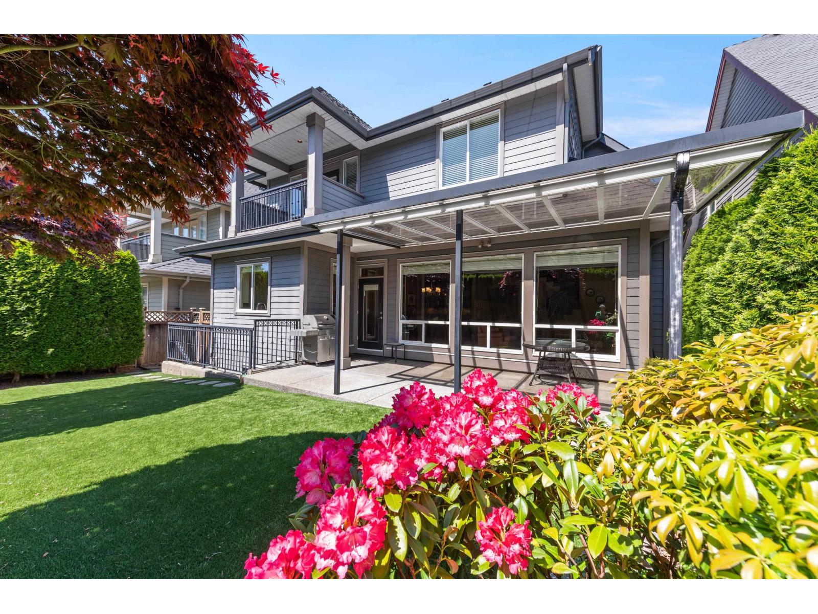House in Surrey - Image 22