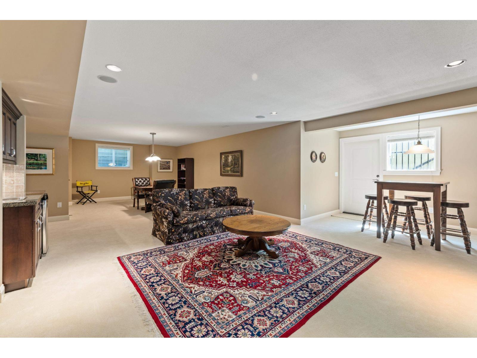 House in Surrey - Image 10