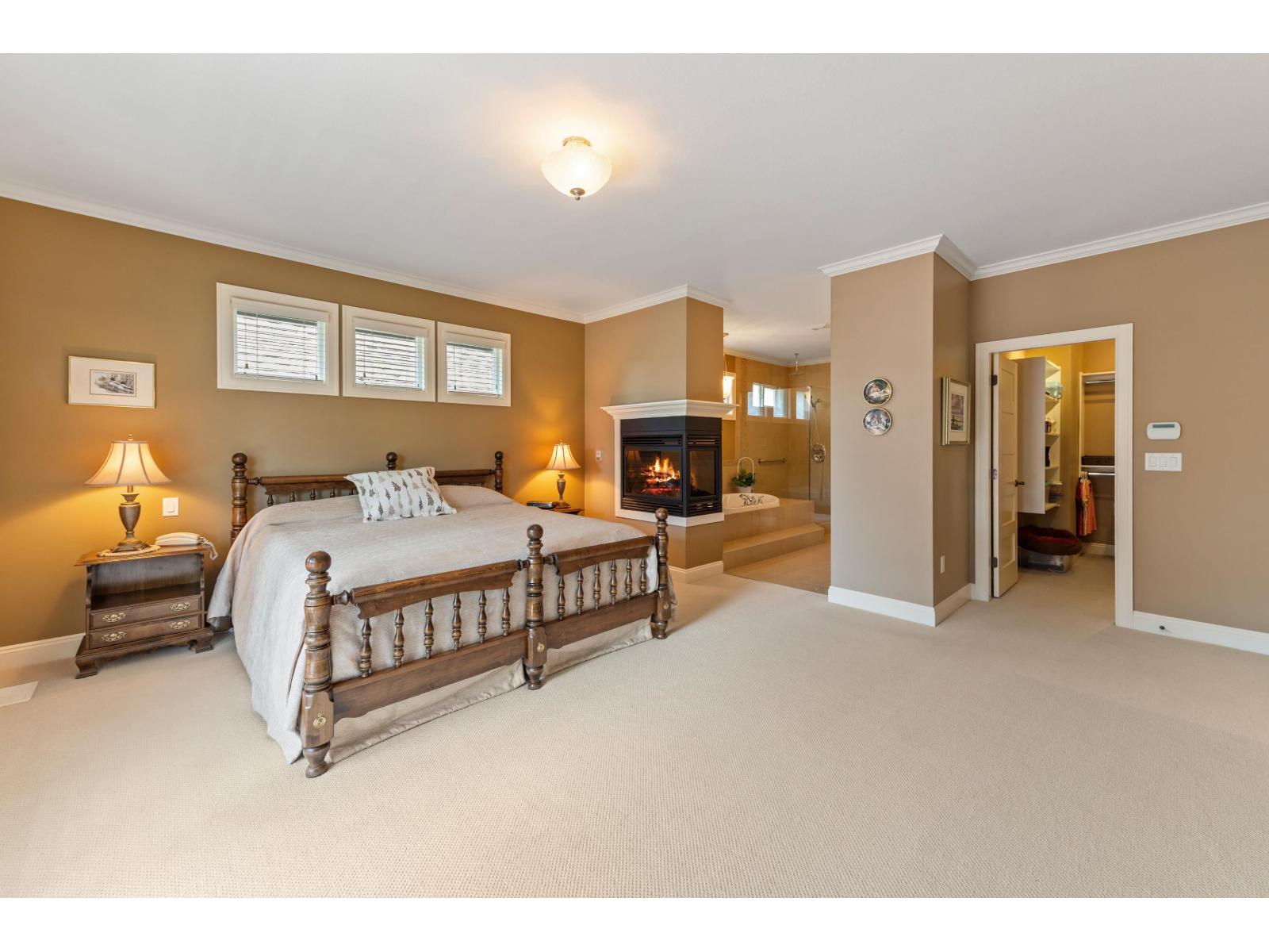 House in Surrey - Image 25