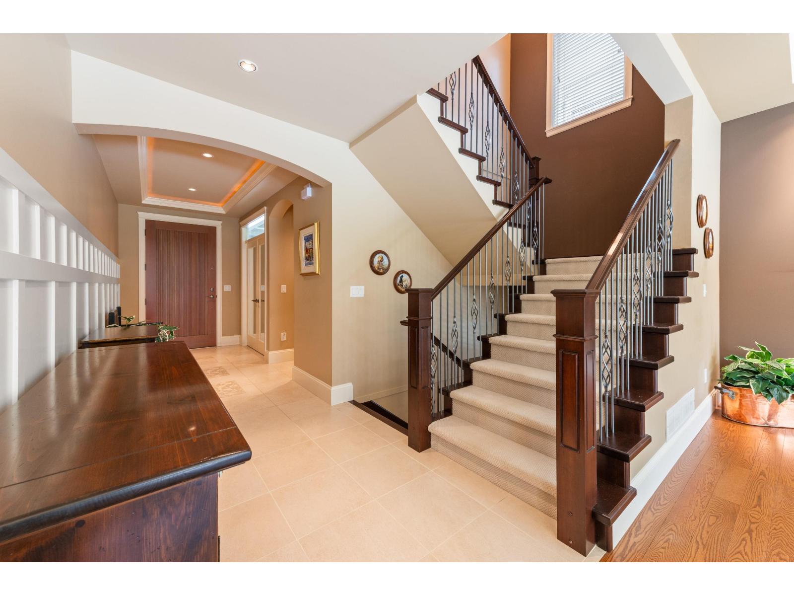 House in Surrey - Image 29