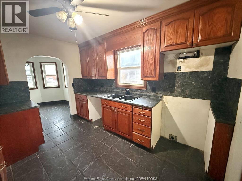23 MARLBOROUGH STREET East, Leamington, Ontario, N8H1W5 — Photo 7
