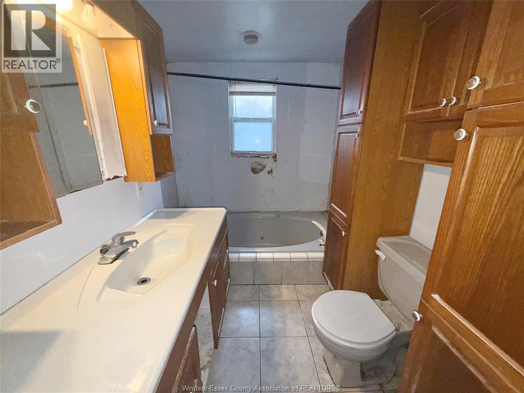 23 MARLBOROUGH STREET East, Leamington, Ontario, N8H1W5 — Photo 13