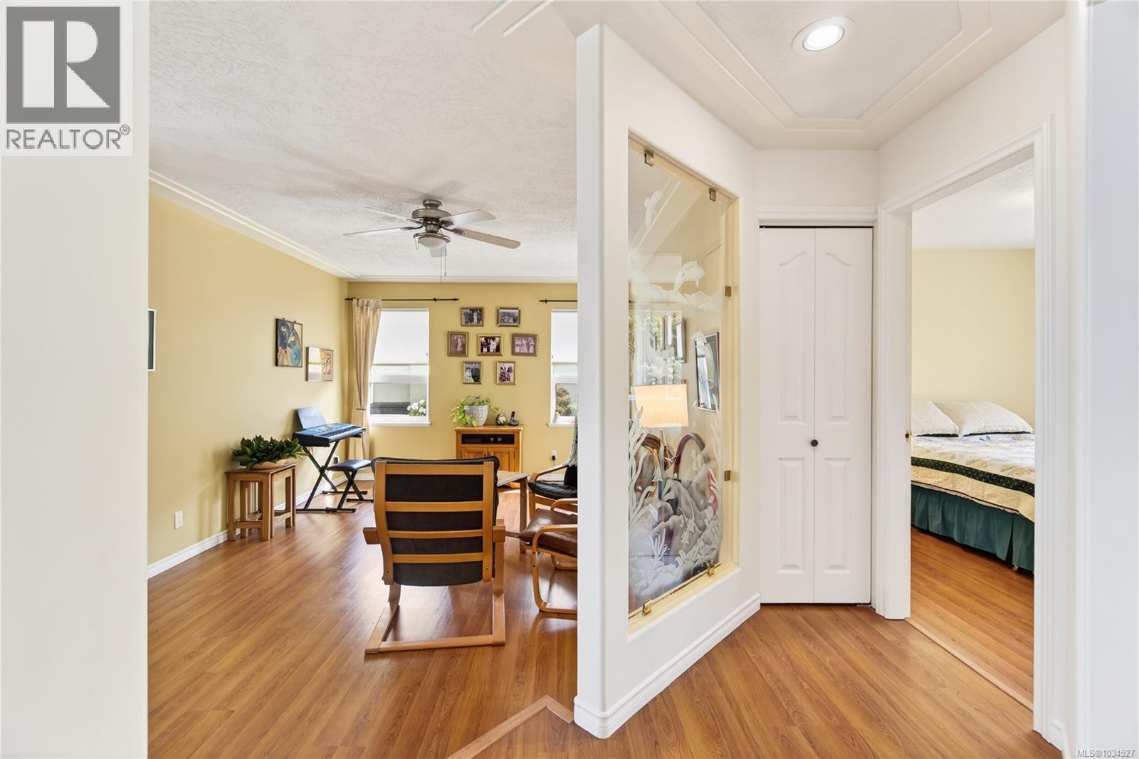 6379 Groveland Dr - 53