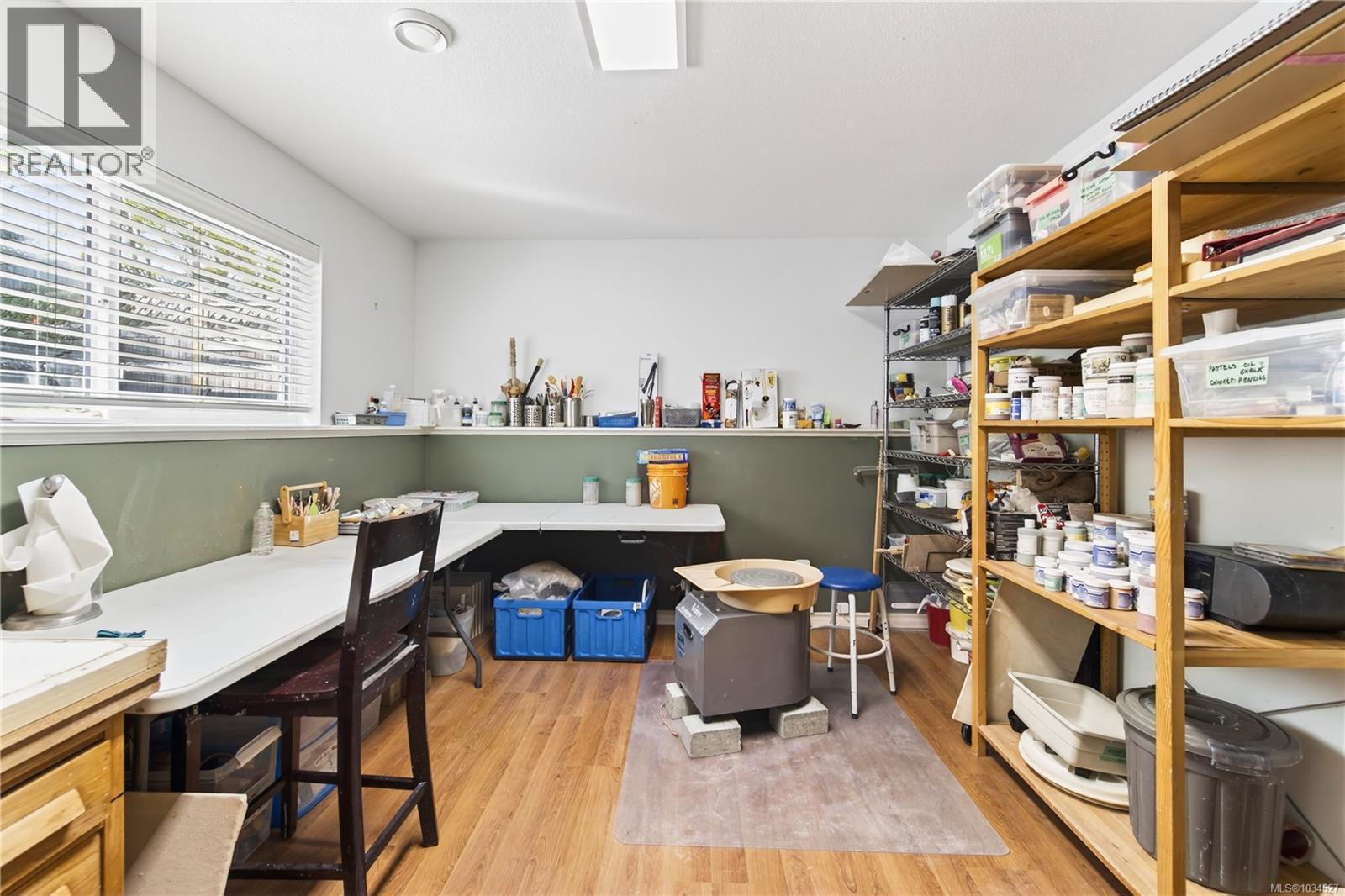 6379 Groveland Dr - 81