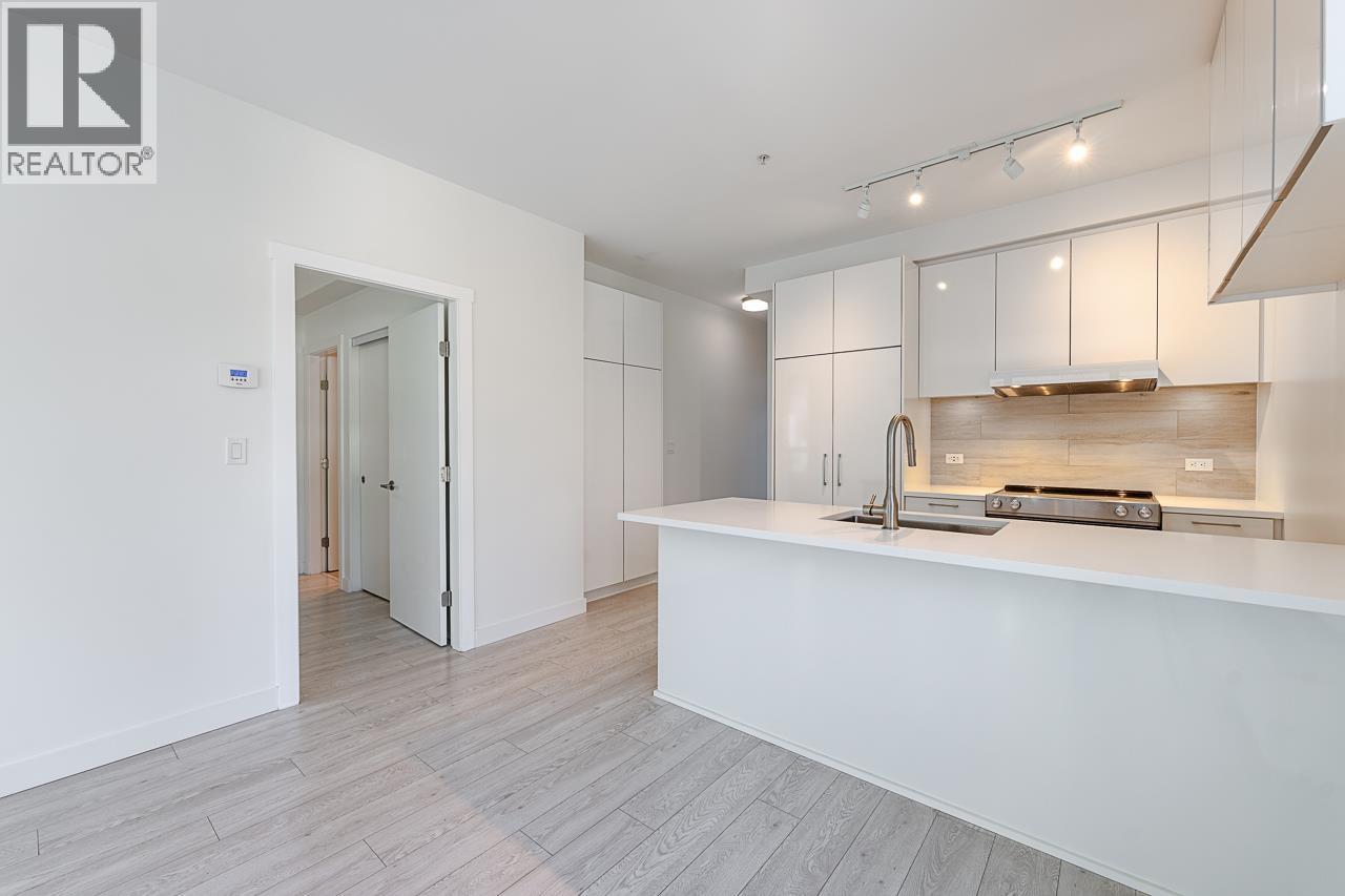 204 711 W 14TH STREET, North Vancouver