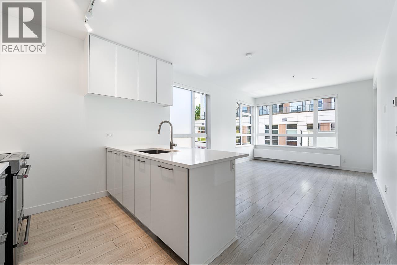 204 711 W 14TH STREET, North Vancouver