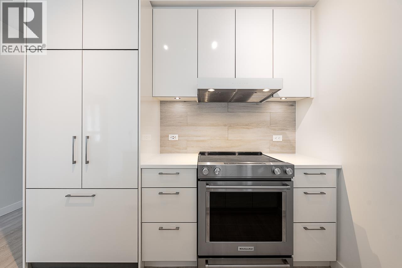 204 711 W 14TH STREET, North Vancouver
