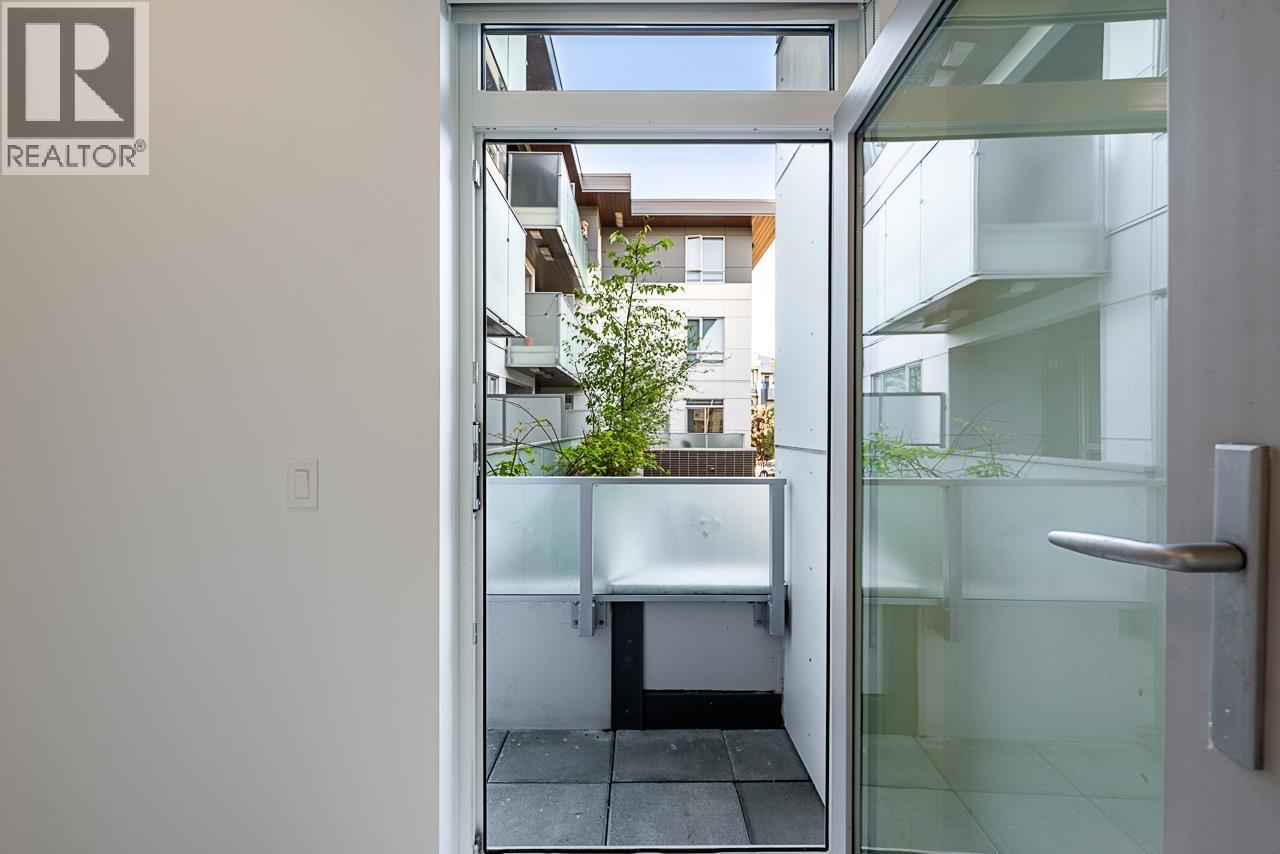 204 711 W 14TH STREET, North Vancouver