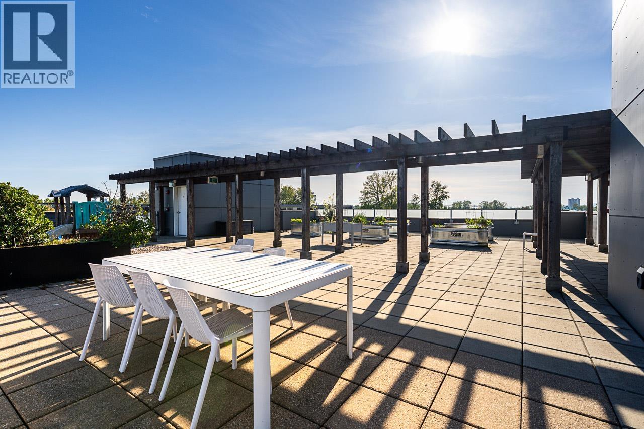 204 711 W 14TH STREET, North Vancouver