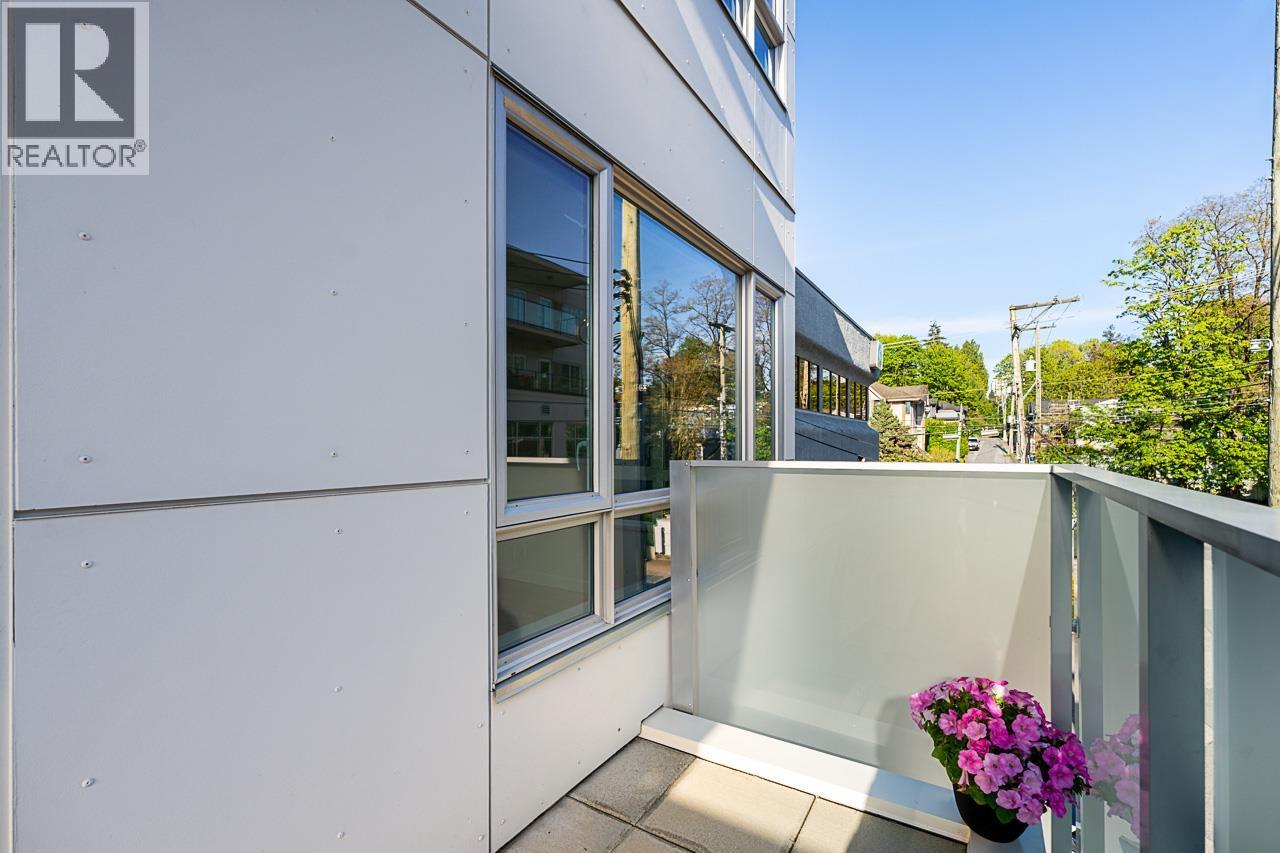 204 711 W 14TH STREET, North Vancouver