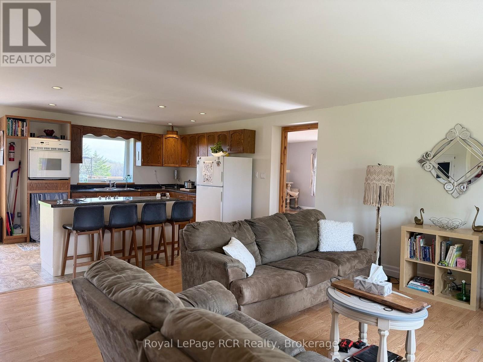 385190 CONCESSION 4A - 9