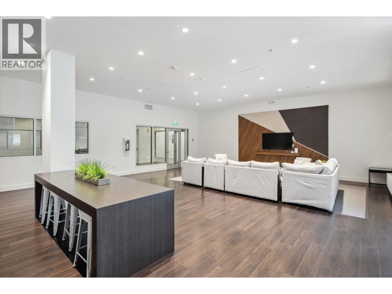 204 711 W 14TH STREET, North Vancouver
