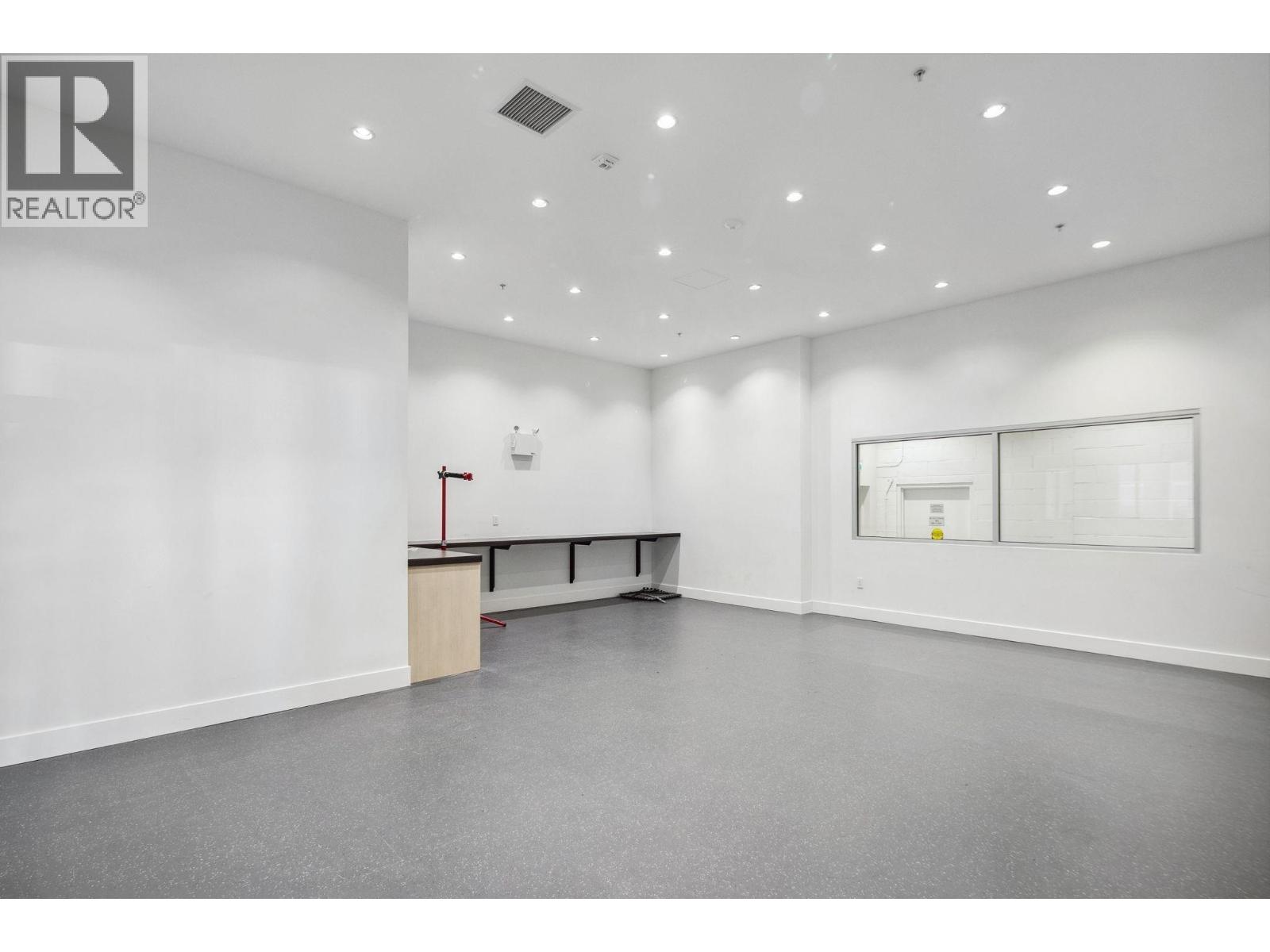 204 711 W 14TH STREET, North Vancouver