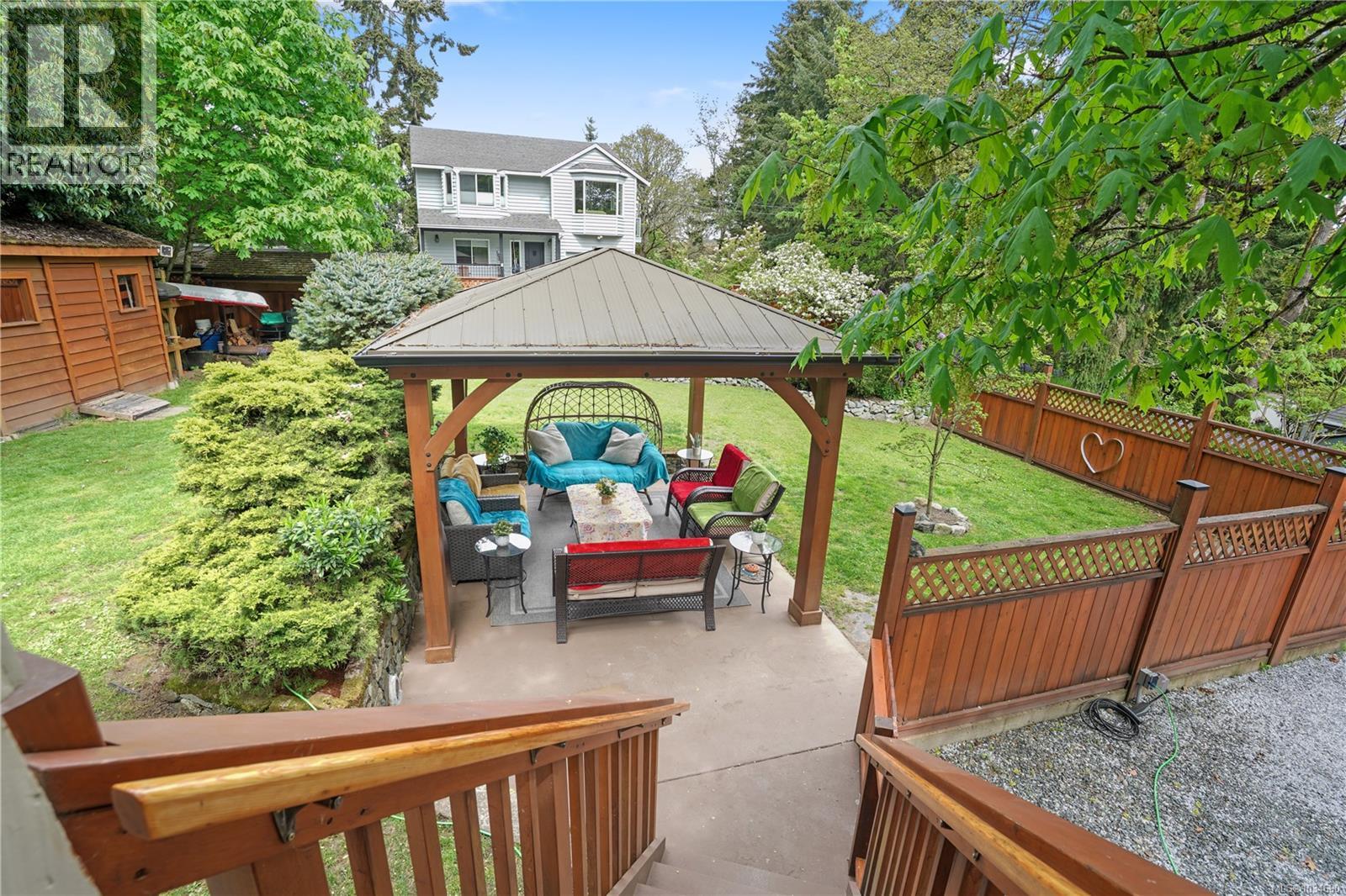180 Island Hwy, View Royal