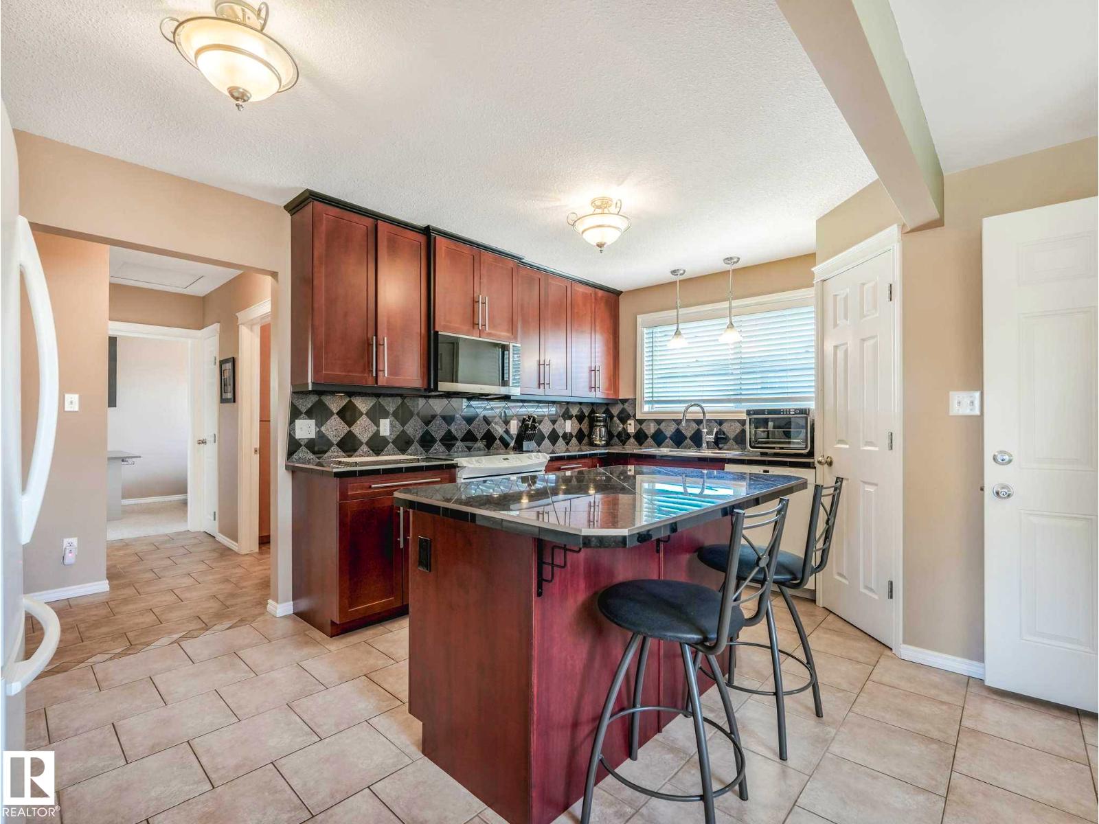 12715 95 ST NW, Edmonton