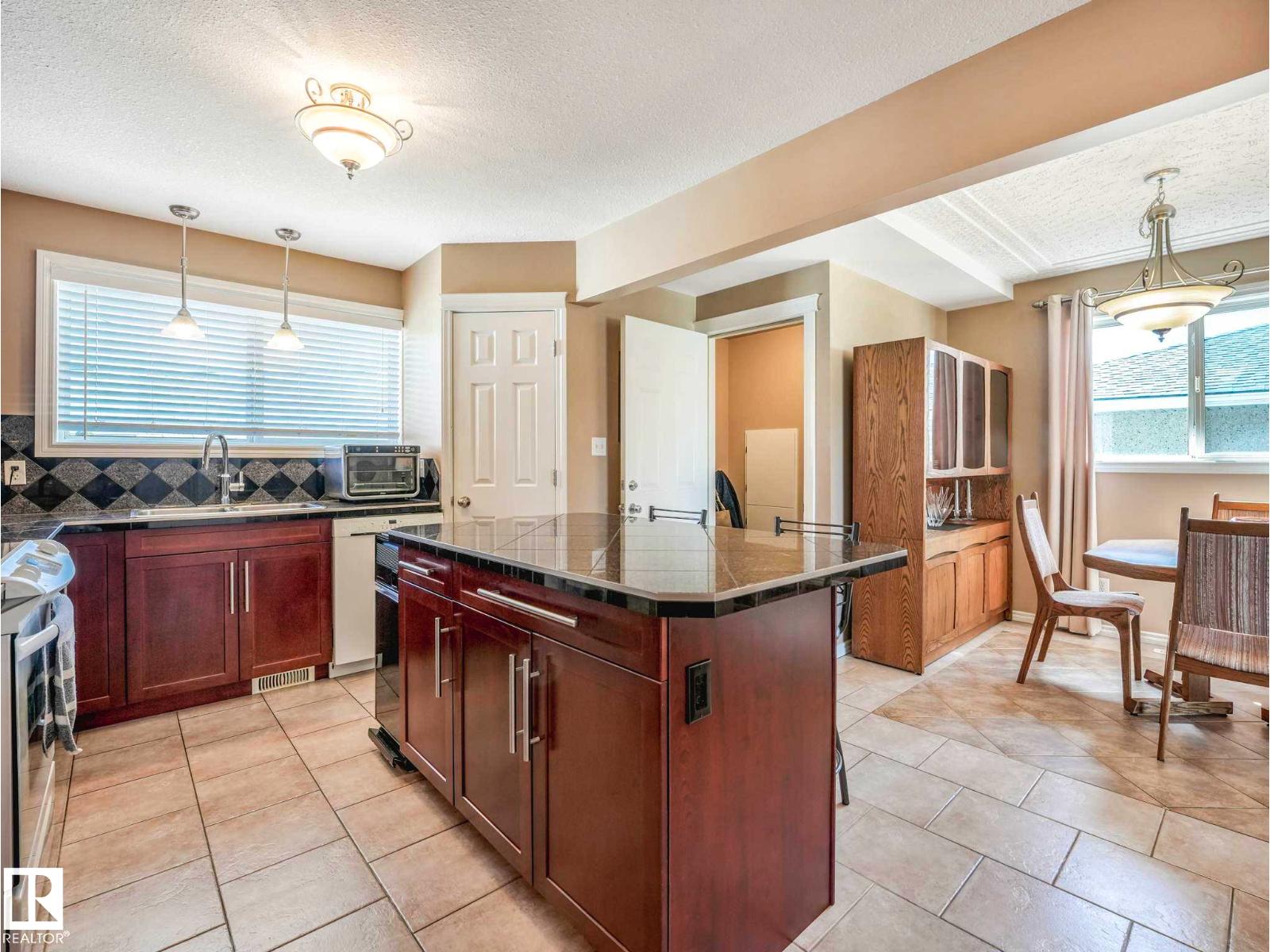 12715 95 ST NW, Edmonton